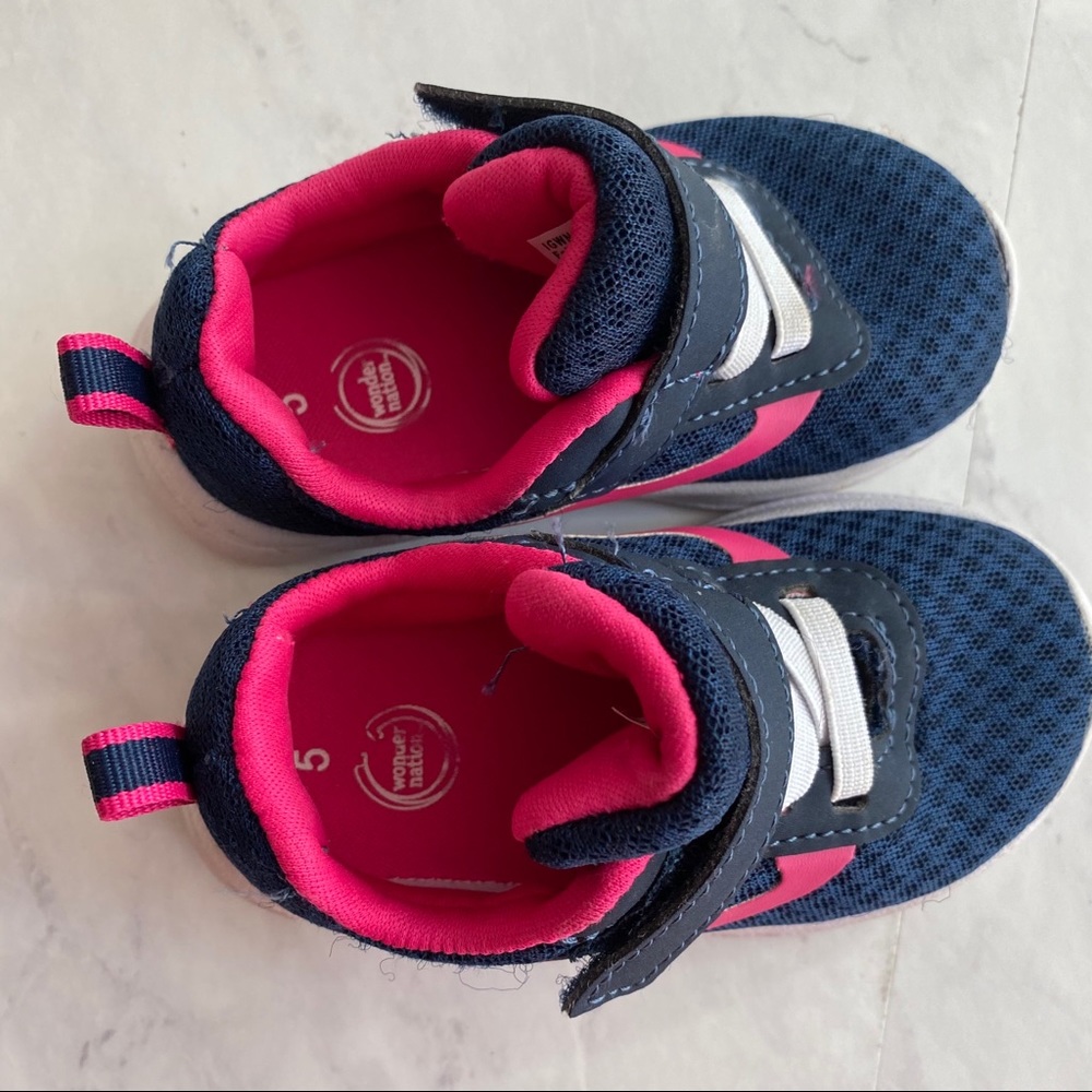 Kid's blue, white and pink athletic shoes - Picture 7 of 7